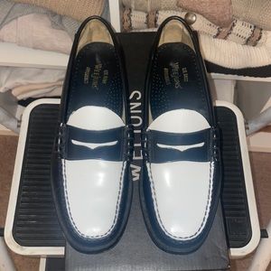 SIZE 8 “MENS”TWO TONE BLACK & WHITE “”PENNY LOAFERS